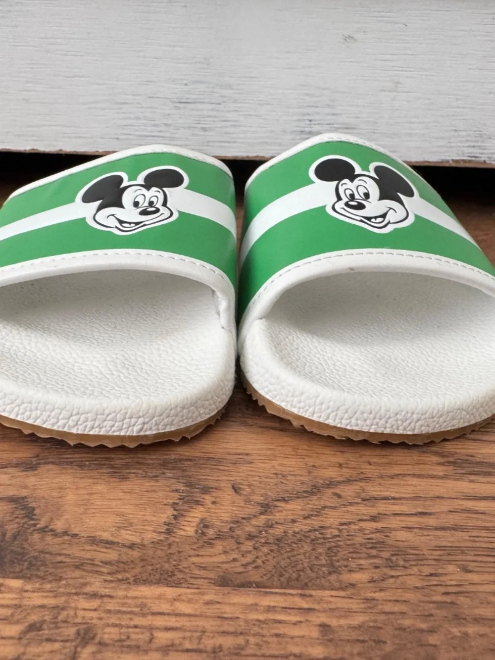New Janie And Jack X Disney Kelly Green Mickey Mouse Pool Slides Size 9